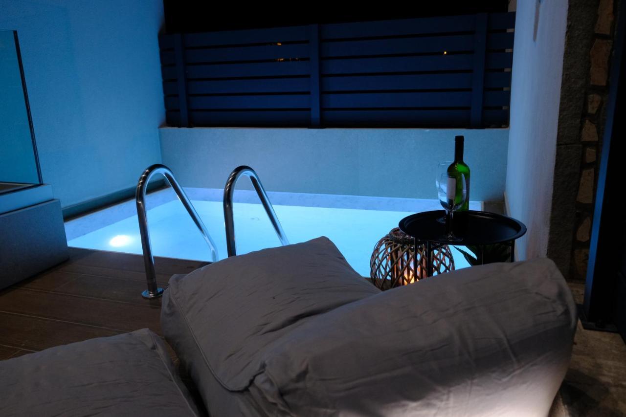 Aelia Seaside Luxury Suites Nea Karvali Eksteriør bilde