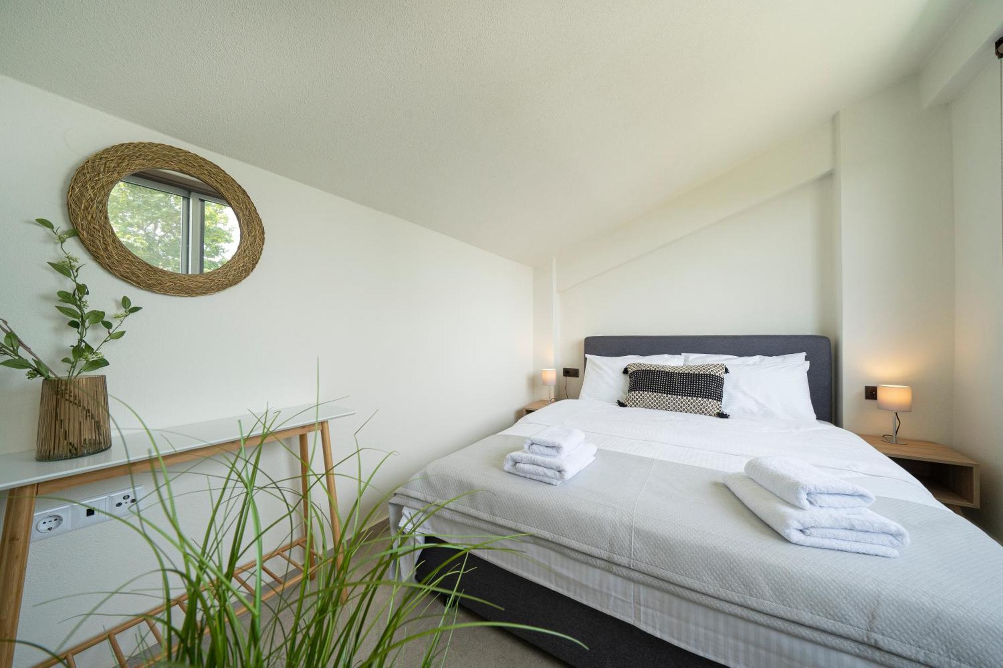 Aelia Seaside Luxury Suites Nea Karvali Rom bilde